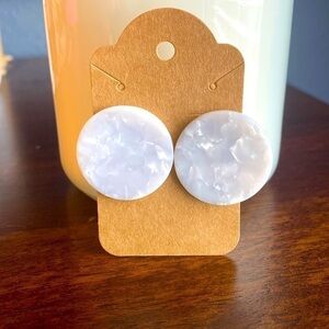 PEARLESCENT Stud Earrings